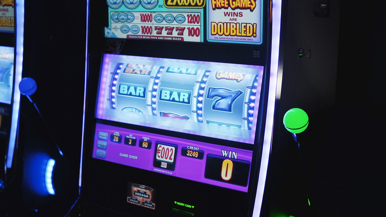 Bingo Slots vs Classic Slot Games: Which Mobile Casino Game Is Right for You?